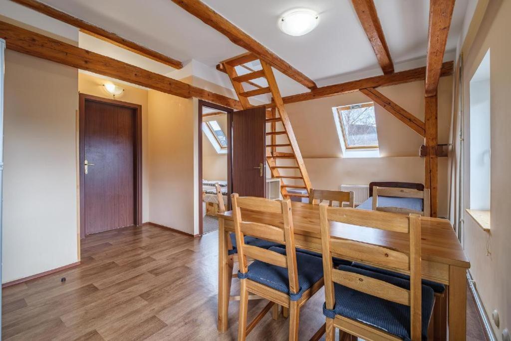 Apartmany Klinovec - Penzion Jonas Лоучна-под-Кліновцем Екстер'єр фото