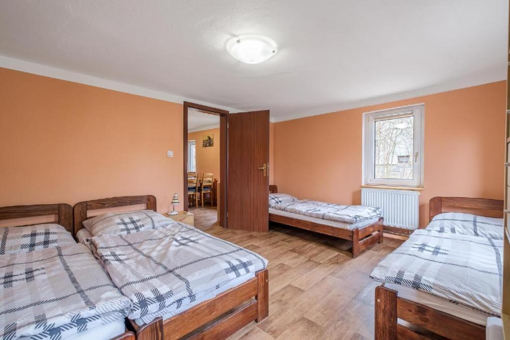 Apartmany Klinovec - Penzion Jonas Лоучна-под-Кліновцем Екстер'єр фото